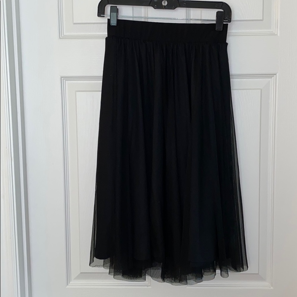 Midi length tulle skirt